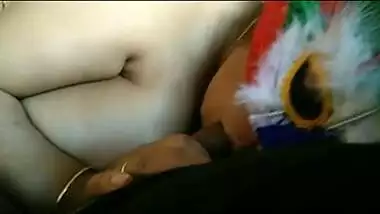 Indian lady gives bj