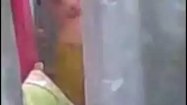 Neighbor girl bathing4