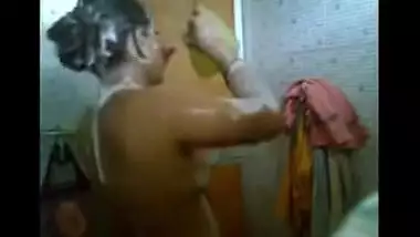 South Indian Aunty Bath New Videos