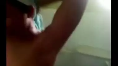 Hot And Wet Pune Girlfriend Gives Blowjob In After Shower