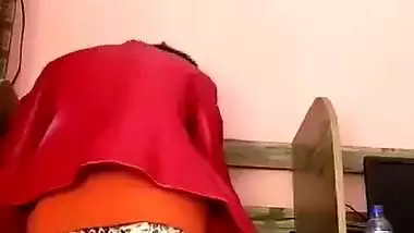 Kashmiri girl fucks in the internet cafe in desi porn