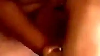 Desi aunty after bath oil apply