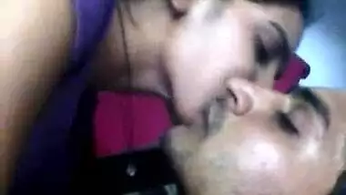 Amateur Desi girl boobs sucking video exposed on the net