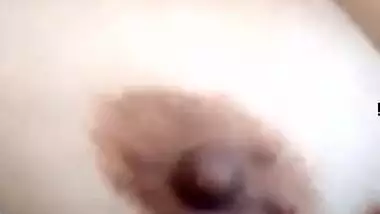 Today Exclusive- Sexy Paki Girl Showing Her Boobs And Pussy