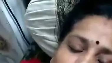 Huge boobs Indian aunty crushing her breast MMS