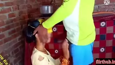 Desi Bhabi Ko Gao Ki Gandi Kitchen Me Choda