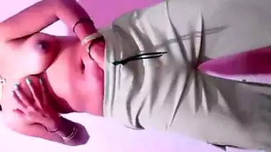 Desi Indian tight pussy women first time fucking in outdoor