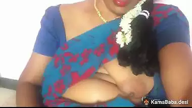 Indian porn of big boob desi aunty fingering in her pussy