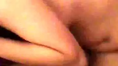Horny babe gives a sexy blowjob in Pakistani porn