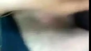 Desi girl fingering pussy