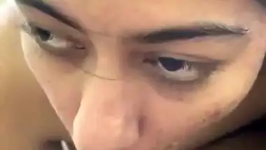 Hindi girl tries blowjob and satisfies boyfriend