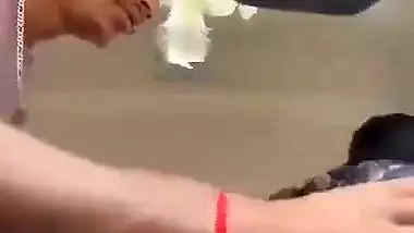 Girl seduces her lover in car and enjoys desi outdoor sex