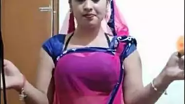 No Way Miss ! ICHKI KOLKATA NAVEL SAREE, CLEAVAGE ALSO..DANCING