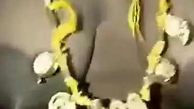 மட்டை உரிக்க கற்றுத்தரும் போது