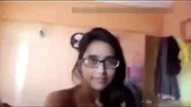 Sexy Bengali Girl Showing Her Hot Melons