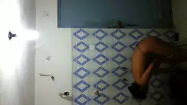 Srilankan bathing hiddencam video