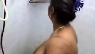 Night bath spy video