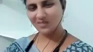 Shy bhabhi flashes boobs on private cam nude show