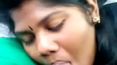 22 Tamil College Blowjob in Car 