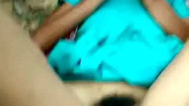 Desi girl bushy pussy show outdoors