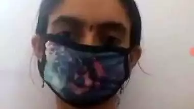 Sexy Desi Bhabhi Shows Boobs