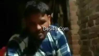 Exclusive- Desi Village Bhabhi Romance And Hard Fucked By Deaver