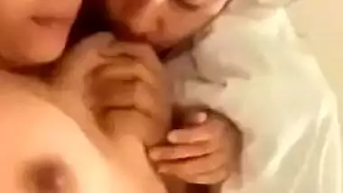 Mumbai girlfriend boob sucking Indian fuck mms