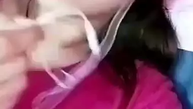 Cute girl flashes boobs in Chamet Pakistani sex chat