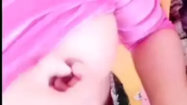 Solo nude show of big boobs girlfriend fingering