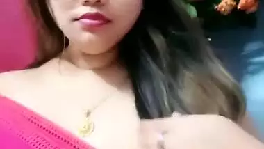 Cute Desi Teen in Hot Dress Showing Side Boobs on Tango Live