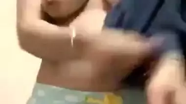 Canada NRI babe Fucked and Boobs Pussy Showing 4 Videos Part 3