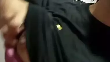 Paki girl boob show selfie video making viral MMS