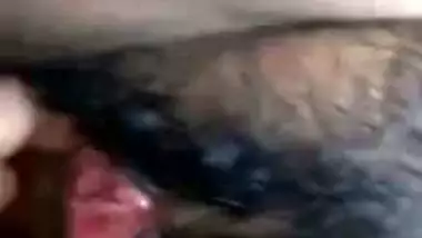 Virgin Desi XXX girl gets her hairy pussy fingered outdoors MMS