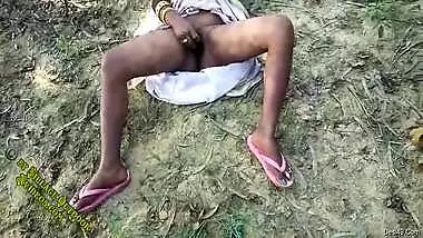 Today Exclusive- Desi Randi Bhabhi Handjob And Out Door Sex