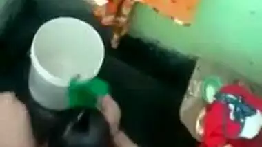 Desi is liked by the man so he films XXX video about sex shower