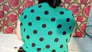 Indian sexy maid netu dirty sex talk with her bf while cleaning