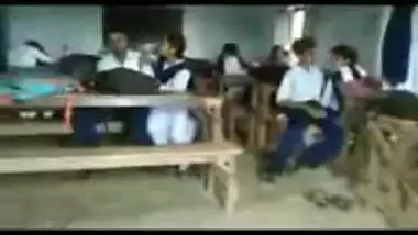 MMS Of Desi School Girl Fingered In Classroom