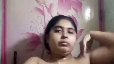 Bengali chubby sister nude bathing video for lover