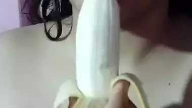 Bengali girl playing with boobs and pussy viral videos