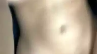 Indian girl showing asshole by spreading big ass