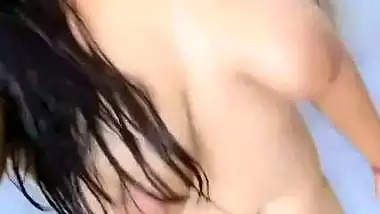 Perfect body desi girl nude selfie viral video making